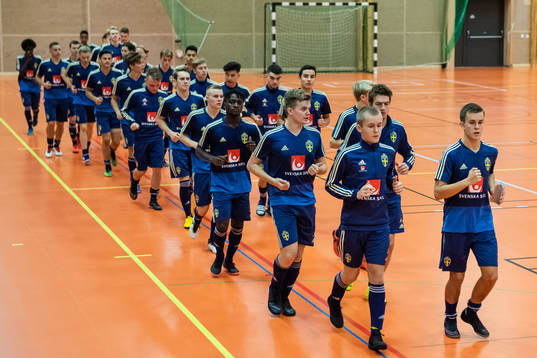 Spelarna joggar ner