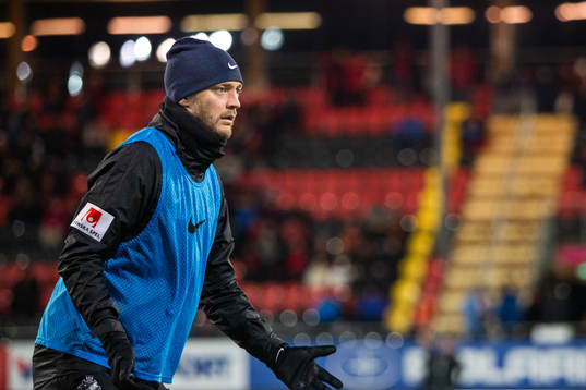 s Joel Ekstrand under uppvärmningen inför fotbollsmatchen i Allsvenskan mellan Östersund och AIK den 1 November 2018 i Östersund.