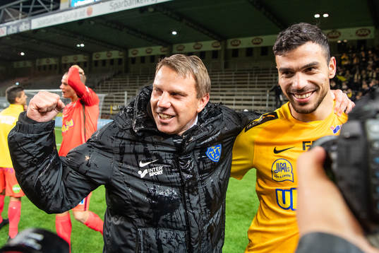 Falkenbergs tränare Hasse Eklund jublar