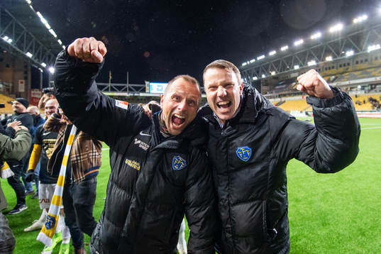 Falkenbergs tränare Hasse Eklund jublar
