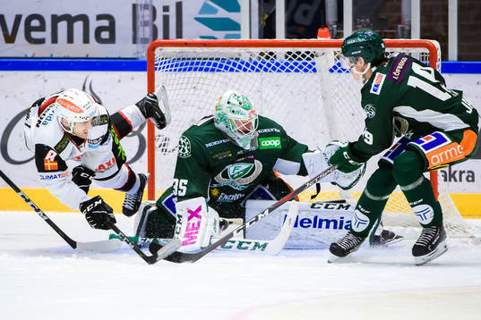 Malmö Redhawks Johan Olofsson, Färjestads målvakt Adam