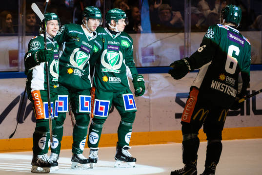 Färjestads Johan Ivarsson och Tomi Sallinen jublar med