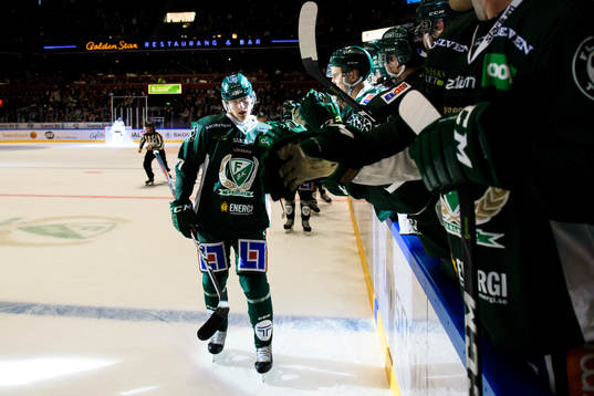 Färjestads Johan Ivarsson jublar