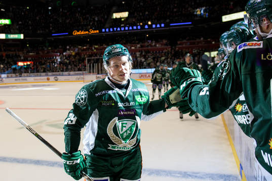 Färjestads Oskar Steen jublar