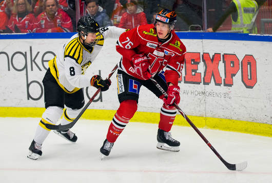 Brynäs Victor Söderström och Örebros Jere Sallinen