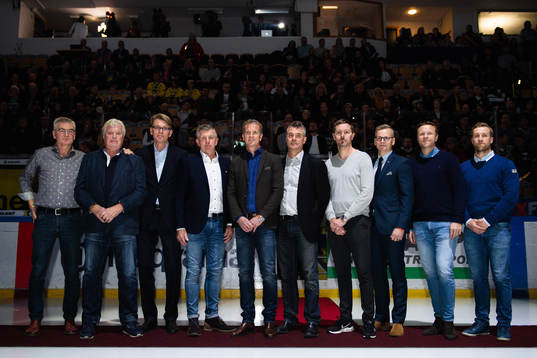 Anders Wallin, Bo Berggren, Thomas Lindster, Hasse Sjöö, Klas Heed, Thomas Ljungbergh, Per Gustafsson, Johan Davidsson, David Petrasek och Martin Thörnberg vid Captains night