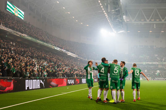 Hammarbys spelare jublar fter att Björn Paulsen gjort 1-0