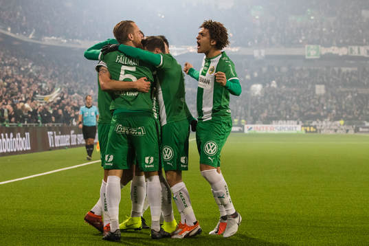 Hammarbys Björn Paulsen (ej i bild) jublar