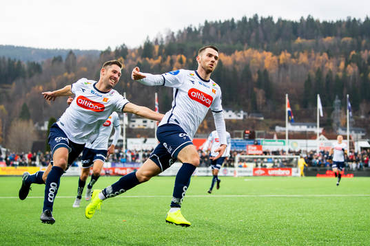 Zymer Bytyqi of Viking celebrates with his teammate Steffen Ernemann of Viking after scoring 1-2 during the OBOS-ligaen match between Mjøndalen and Viking on November 4, 2018 in Mjøndalen.
