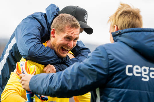 Goalkeeper Iven Austbø of Viking celebrates