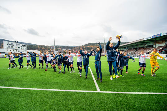 Sondre Flem Bjørshol and the players of Viking celebratee after the OBOS-ligaen match between Mjøndalen and Viking on November 4, 2018 in Mjøndalen.
