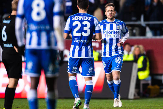 IFK Göteborgs Tobias Hysén springer in på plan