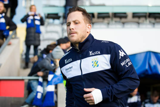 IFK Göteborgs Tobias Hysén på väg ut för att värma upp innan fotbollsmatchen i Allsvenskan mellan IFK Göteborg och Malmö FF den 4 november 2018 i Göteborg.