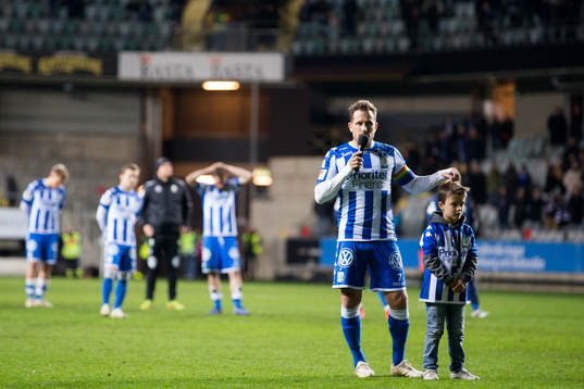 IFK Göteborgs Tobias Hysén håller ett tal till publiken