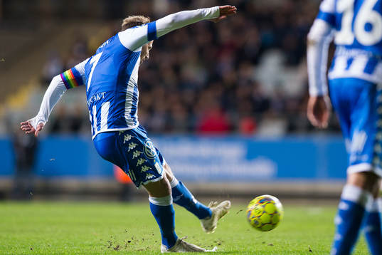 IFK Göteborgs Tobias Hysén skjuter en frispark