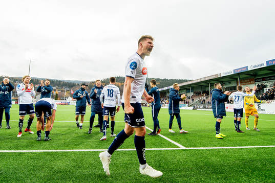 Axel Andresson of Viking celebrates