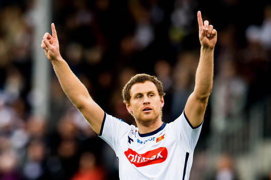 Tommy Høiland of Viking celebrates