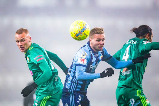 Dalkurds Adam Ståhl (v) och Alex De John (h) i en