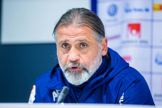 Djurgårdens tränare Özcan Melkemichel på presskonferensen