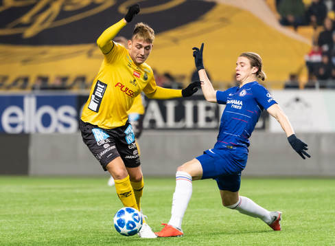 Elfsborgs Alexsandar Ceganjac och Chelseas Conor Gallagher