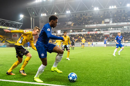 Chelseas Juan Familio-Castillo och Elfsborgs Noah Söderberg