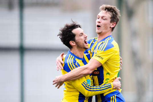 Eskilsminnes Filip Egger jublar