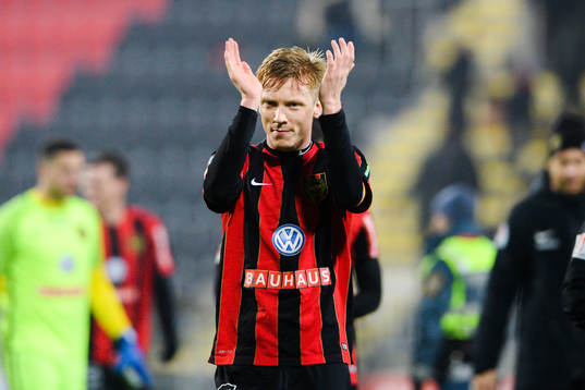 Brommapojkarnas Gustav Sandberg Magnusson jublar