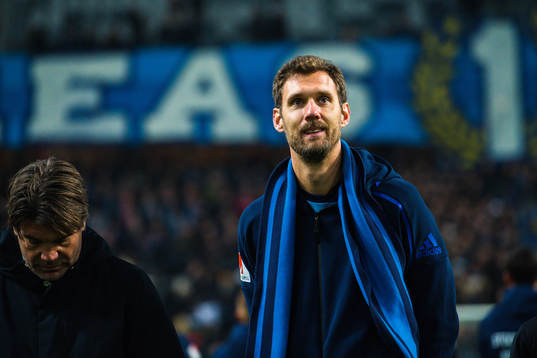 Djurgårdens målvakt Andreas Isaksson tackas
