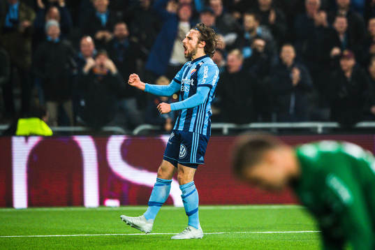 Djurgårdens Kevin Walker jublar efter 1-0