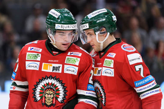 Frölundas Ponthus Westerholm och Pathrik Westerholm pratar