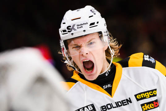 Skellefteås Albin Eriksson jublar