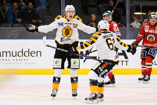 Skellefteås Albin Eriksson jublar