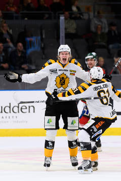 Skellefteås Albin Eriksson jublar
