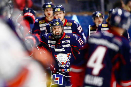 Linköpings Andrew Gordon jublar