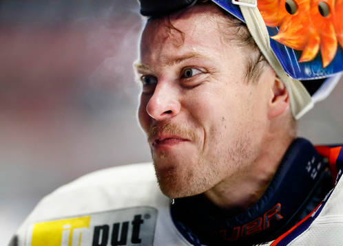 Växjös målvakt Viktor Fasth jublar