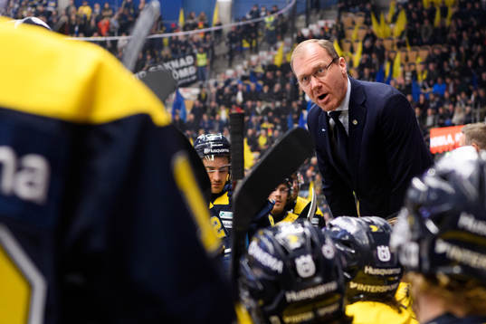 s tränare Johan Lindbom