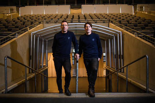 Djurgårdens nya tränare Kim Bergstrand och Thomas Lagerlöf poserar för porträtt