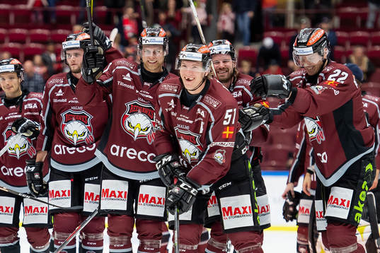Malmö Redhawks Emil Sylvegård jublar