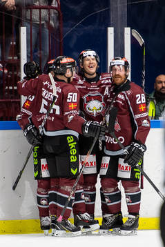 Malmö Redhawks Emil Sylvegård jublar