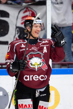 Malmö Redhawks Emil Sylvegård jublar