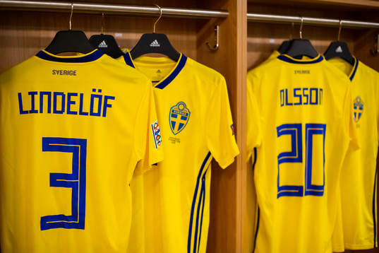 The jerseys of Victor Nilsson Lindelöf and Kristoffer