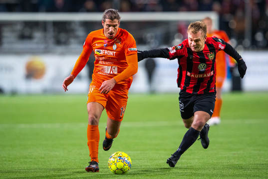 AFC Eskilstunas Christian Miljevic och Brommapojkarnas