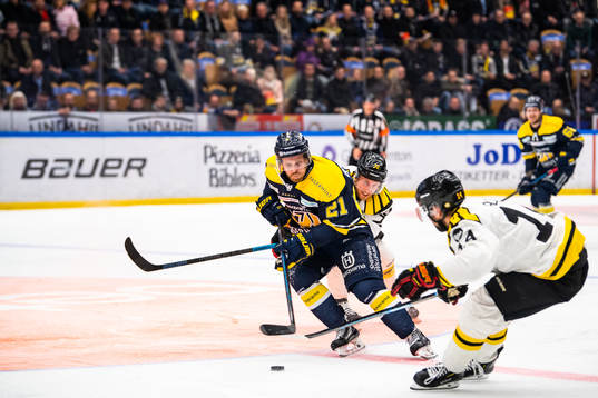 s Mattias Tedenby och Brynäs Johan Alcén