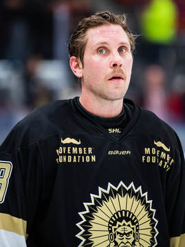 Frölundas Viktor Ekbom utan hjälm