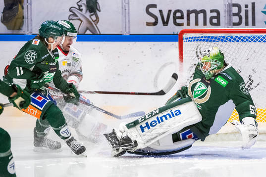 Färjestads Joakim Nygård och målvakt Markus Svensson