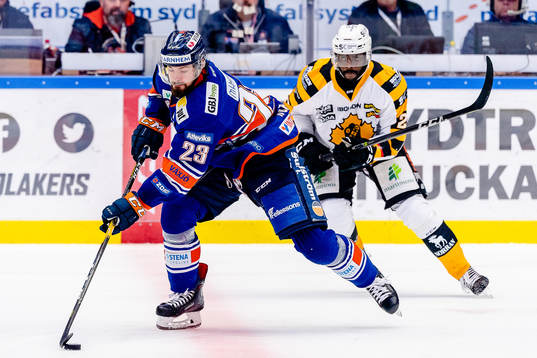 Växjös Roman Horak jagas av Skellefteås Edwin Hedberg