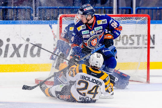 Skellefteås Andreas Wingerli faller