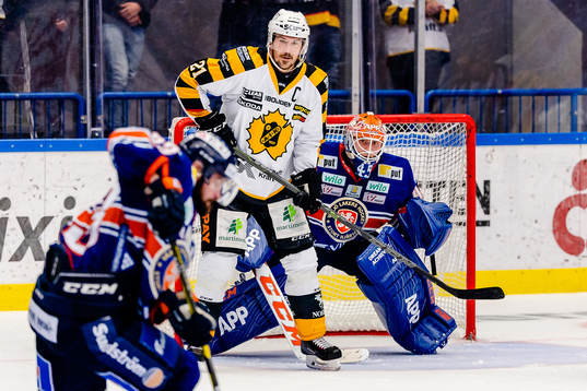 Skellefteås Jimmie Ericsson oroar framför Växjös