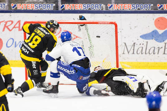 Leksands Jesper Ollas gör 3-2