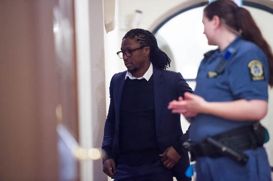 Mutbrottsåtalade Dickson Etuhu